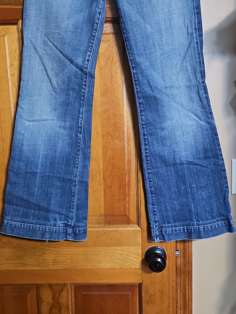 7 For All Mankind Dojo Moonwater Wash Low-Rise Flare Jeans Pink To Purple - Picture 3 of 12